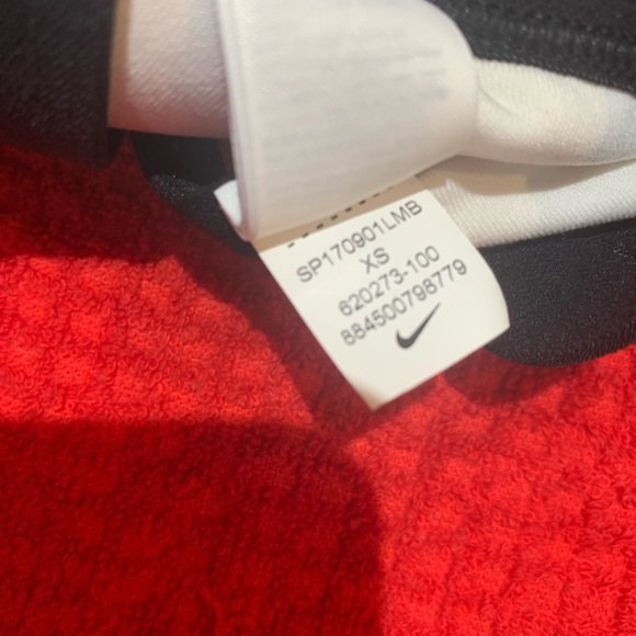 Nike dri fit sports bra - Picture 4 of 5